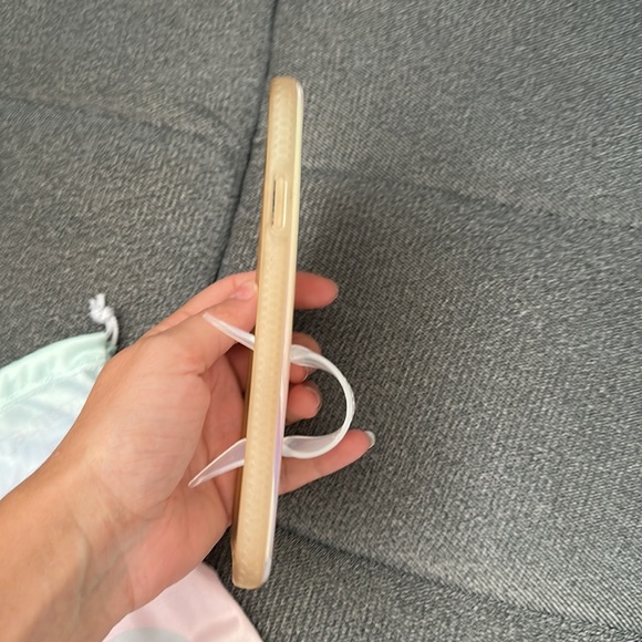 Loopy case - Picture 3 of 4